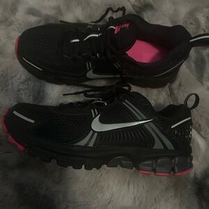 Nike Air Zoom Vomero 5